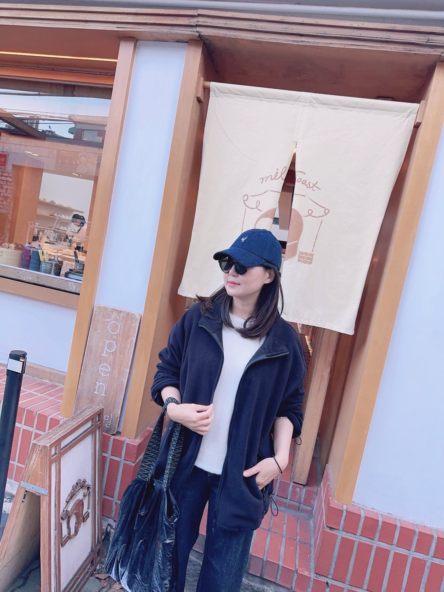 纖瘦家簡約質感絨面外套