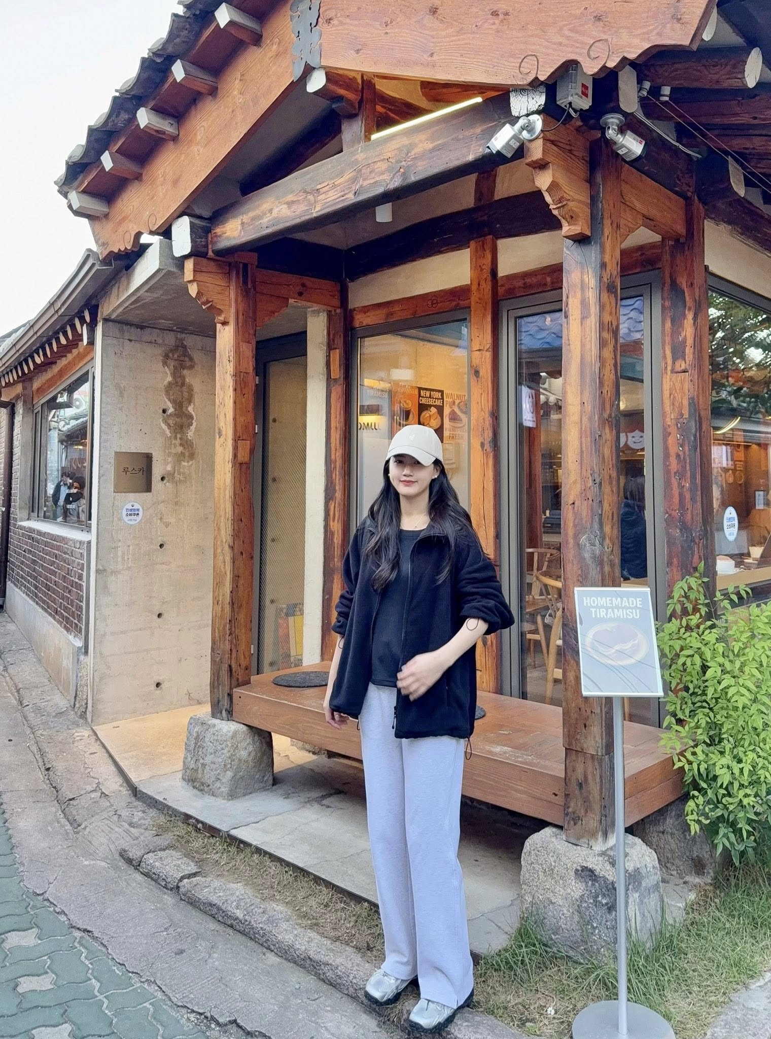 纖瘦家簡約質感絨面外套