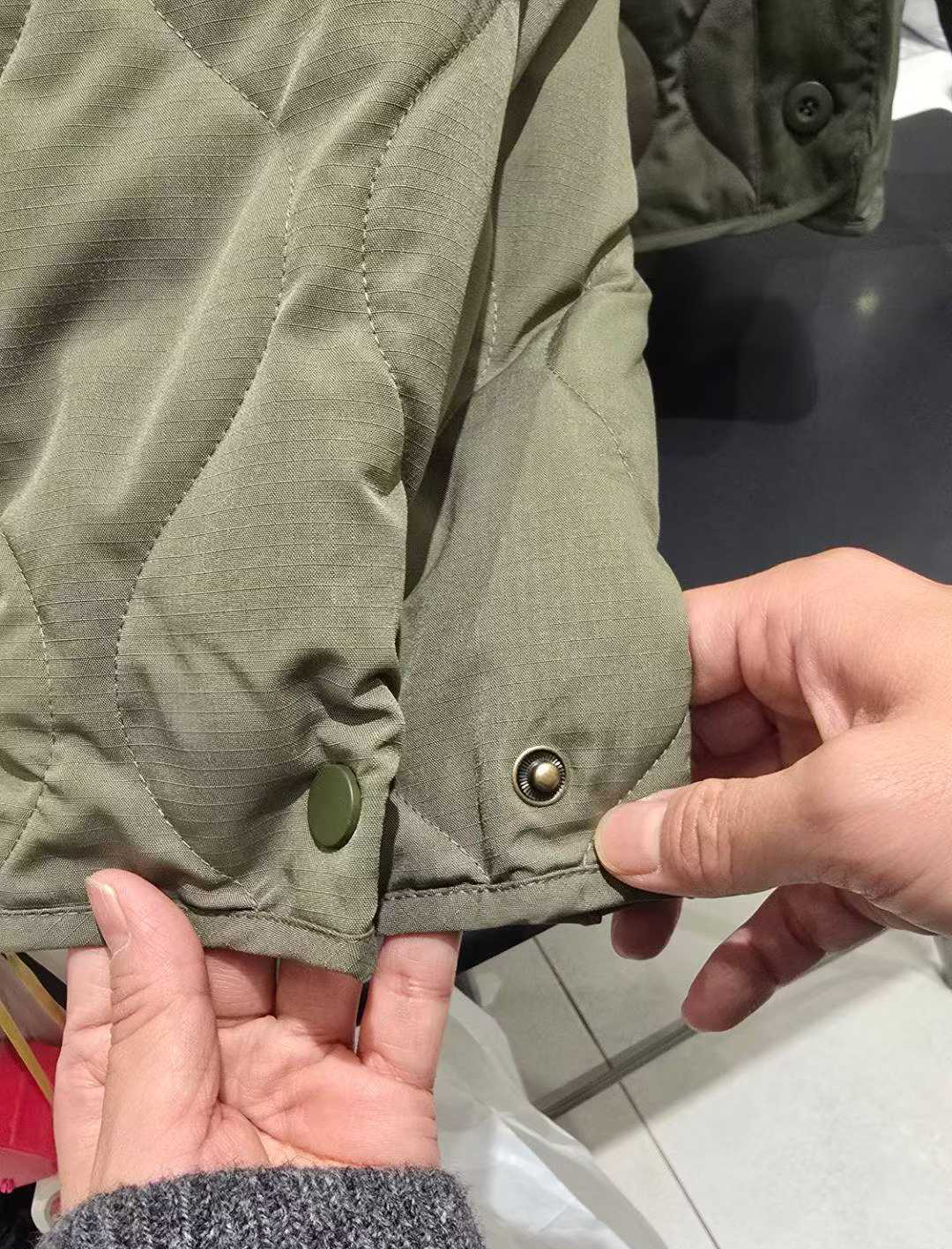 B121.小臉歐膩菱格車線鋪棉外套