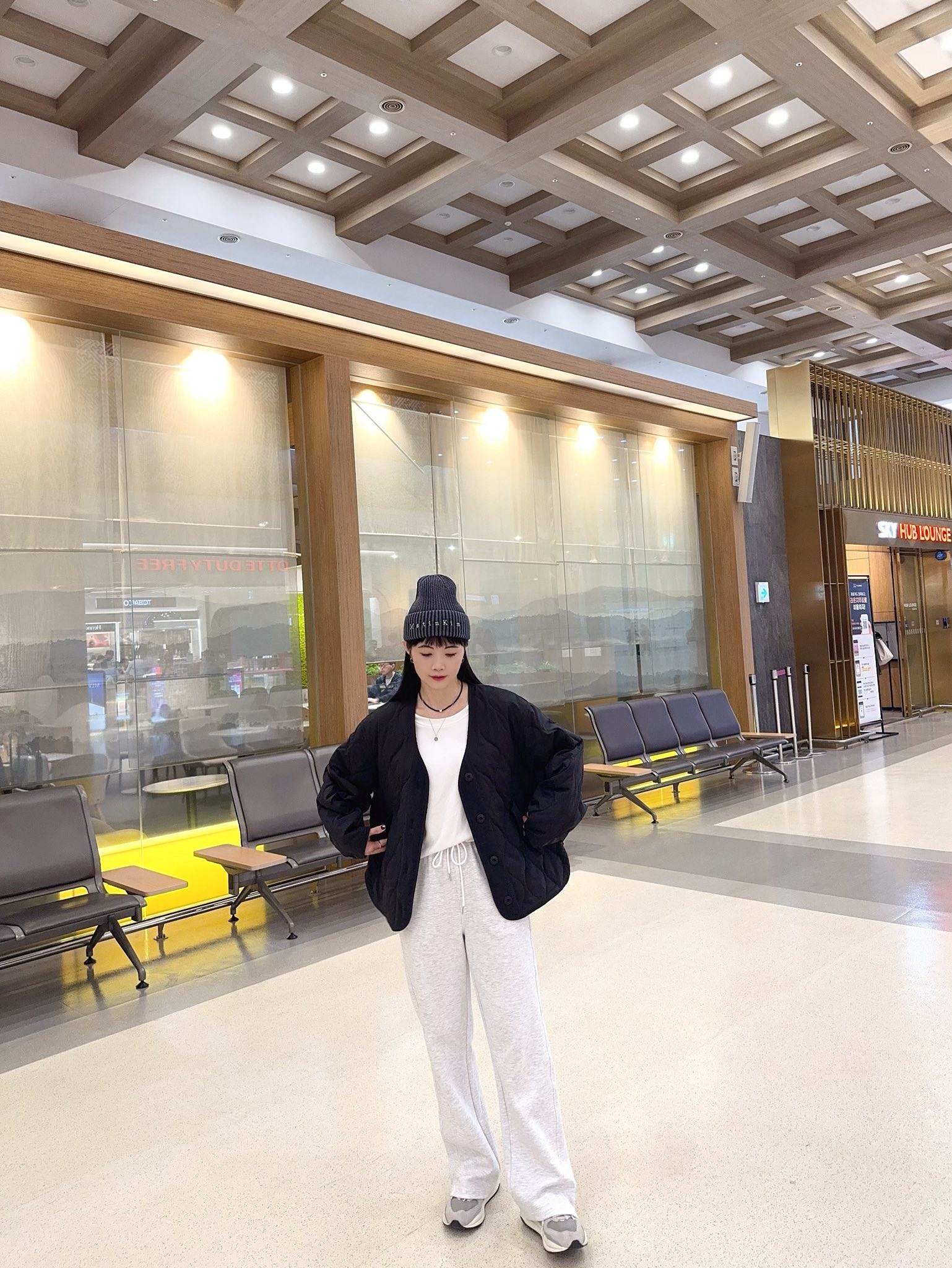 B121.小臉歐膩菱格車線鋪棉外套