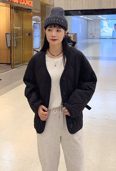 B121.小臉歐膩菱格車線鋪棉外套