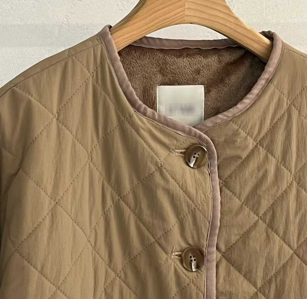 B25.簡單圓領菱格內刷毛外套