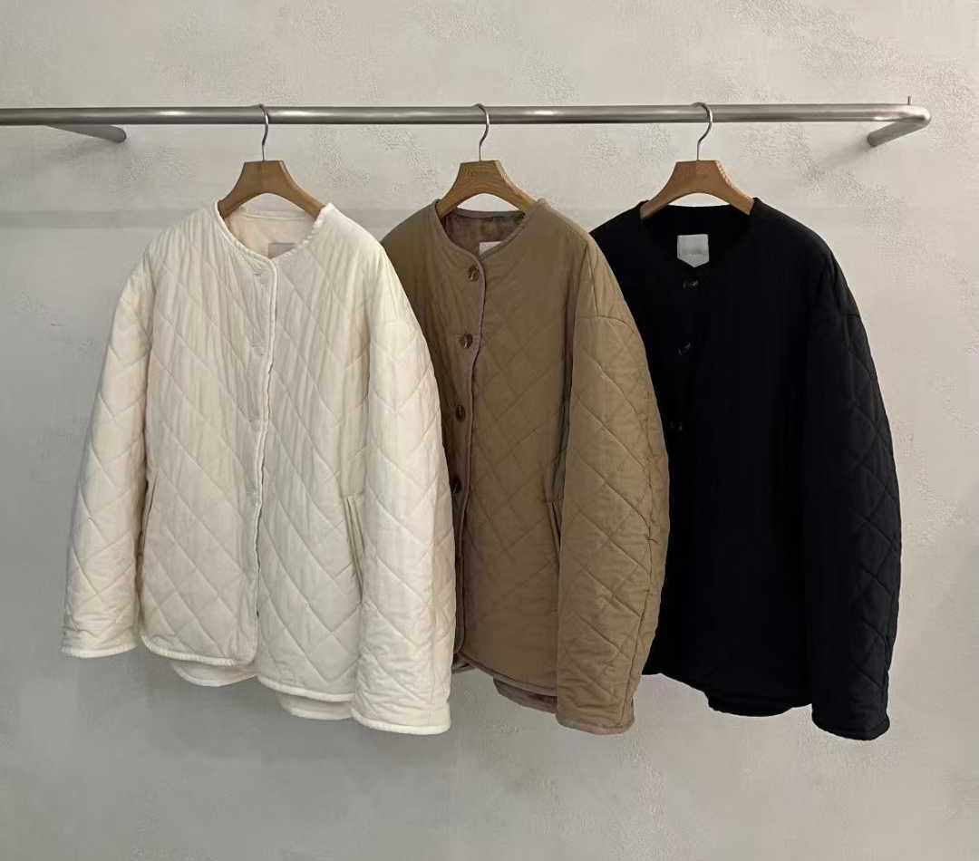 B25.簡單圓領菱格內刷毛外套