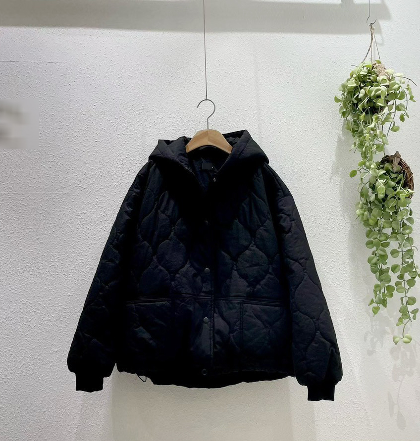 C20.休閒波浪壓紋連帽鋪棉外套
