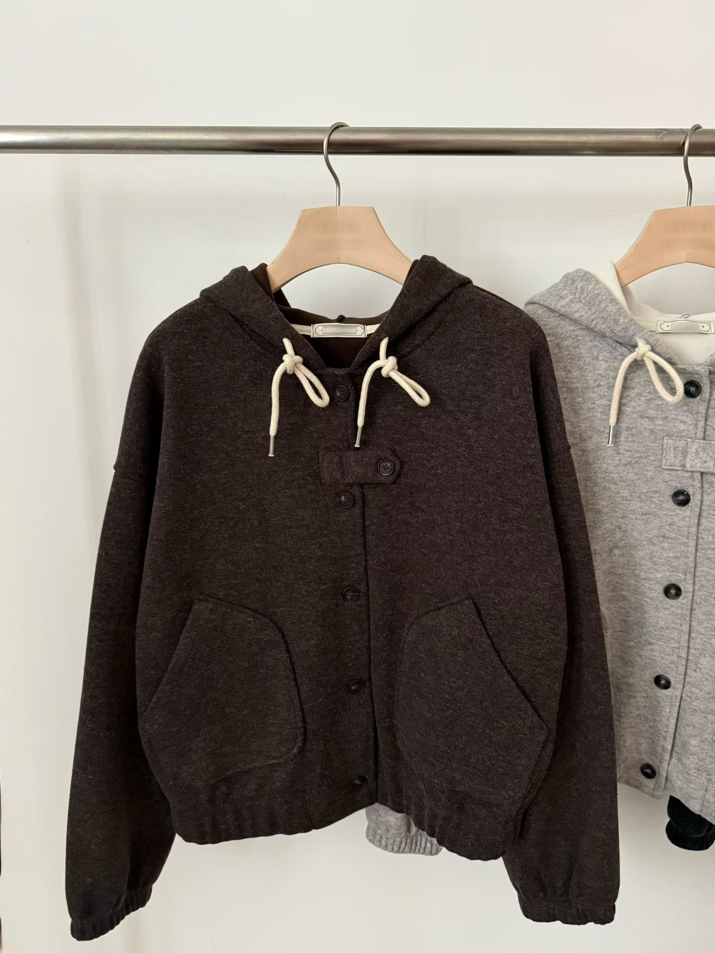 A75.輕鬆可愛連帽拉繩外套