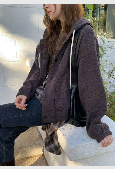 A75.輕鬆可愛連帽拉繩外套