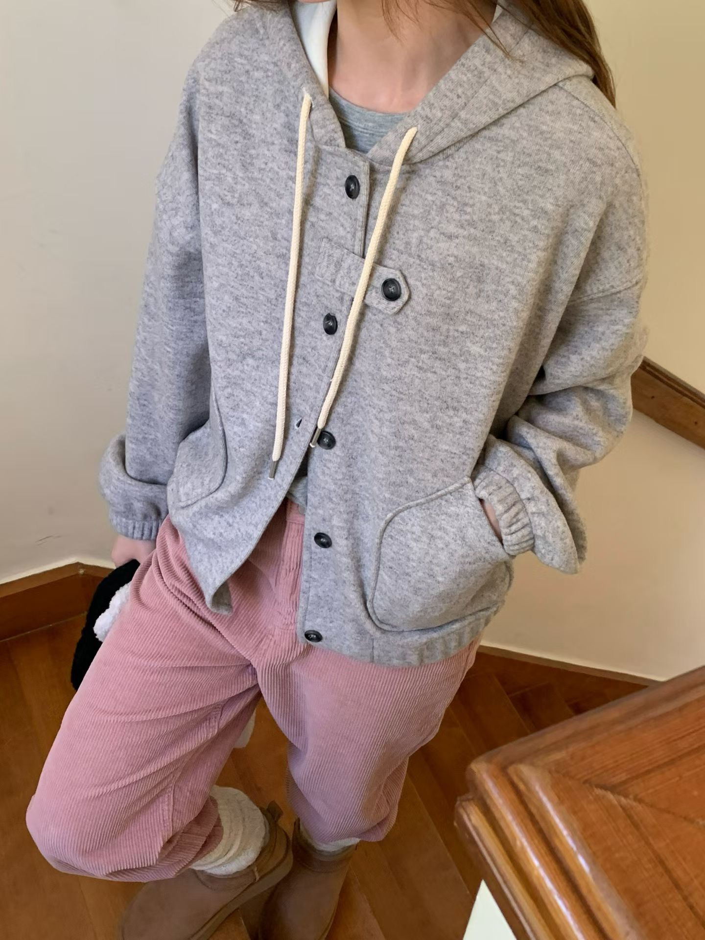 A75.輕鬆可愛連帽拉繩外套