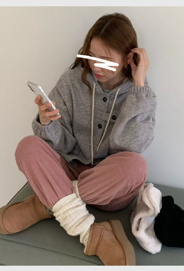 A75.輕鬆可愛連帽拉繩外套