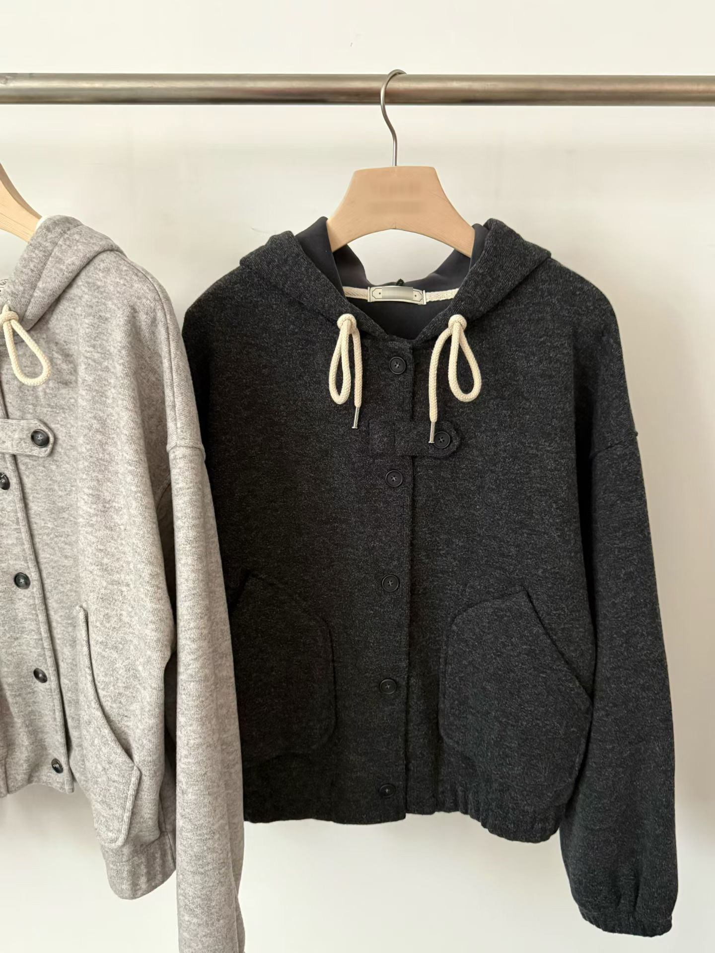 A75.輕鬆可愛連帽拉繩外套