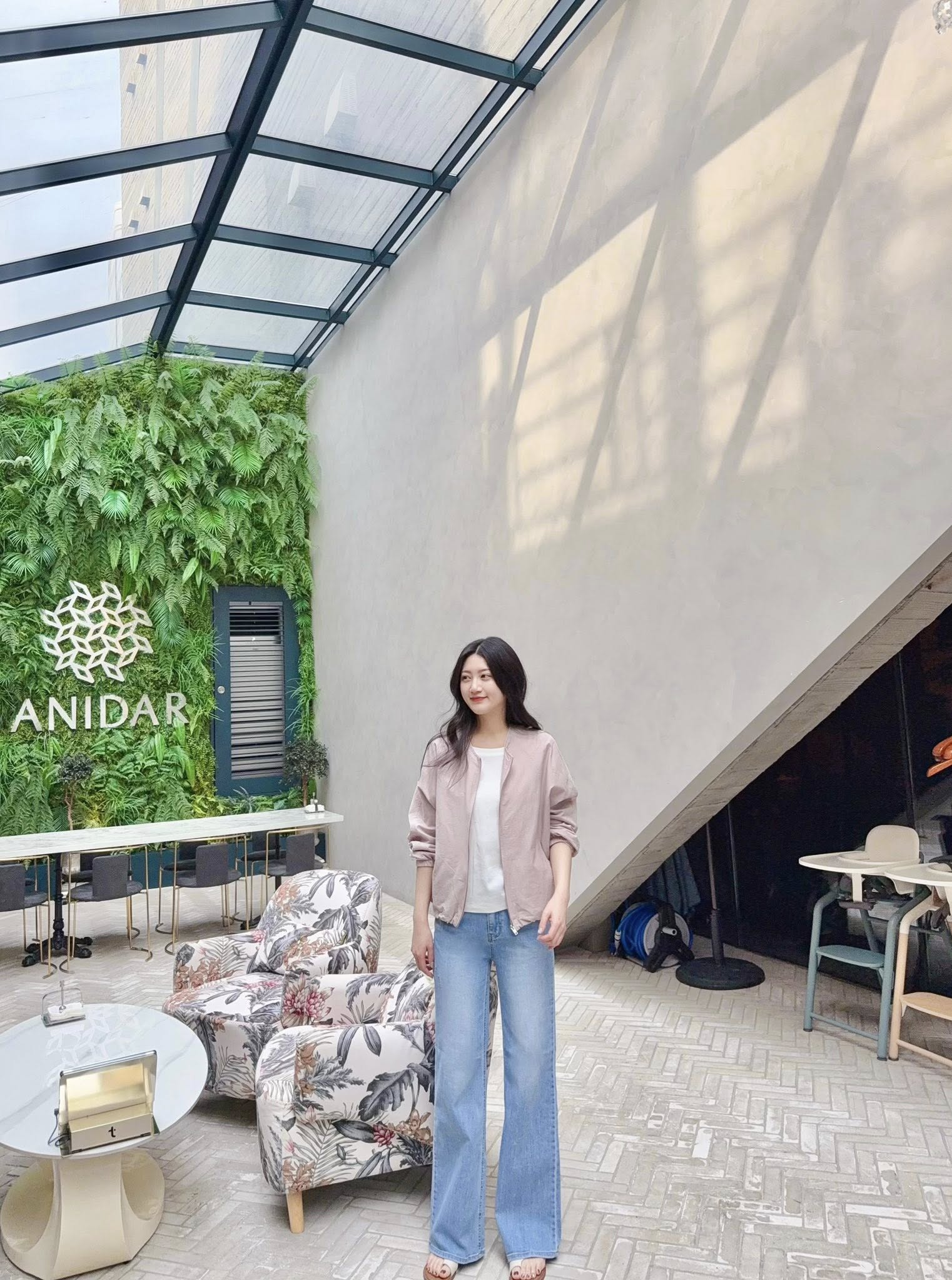 B110.氣質淺色好搭拉鍊薄外套