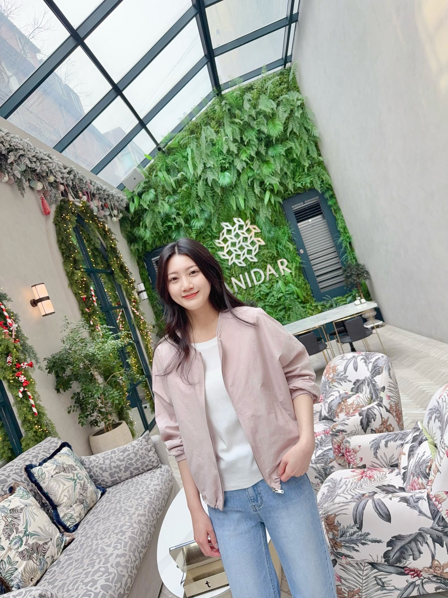 B110.氣質淺色好搭拉鍊薄外套