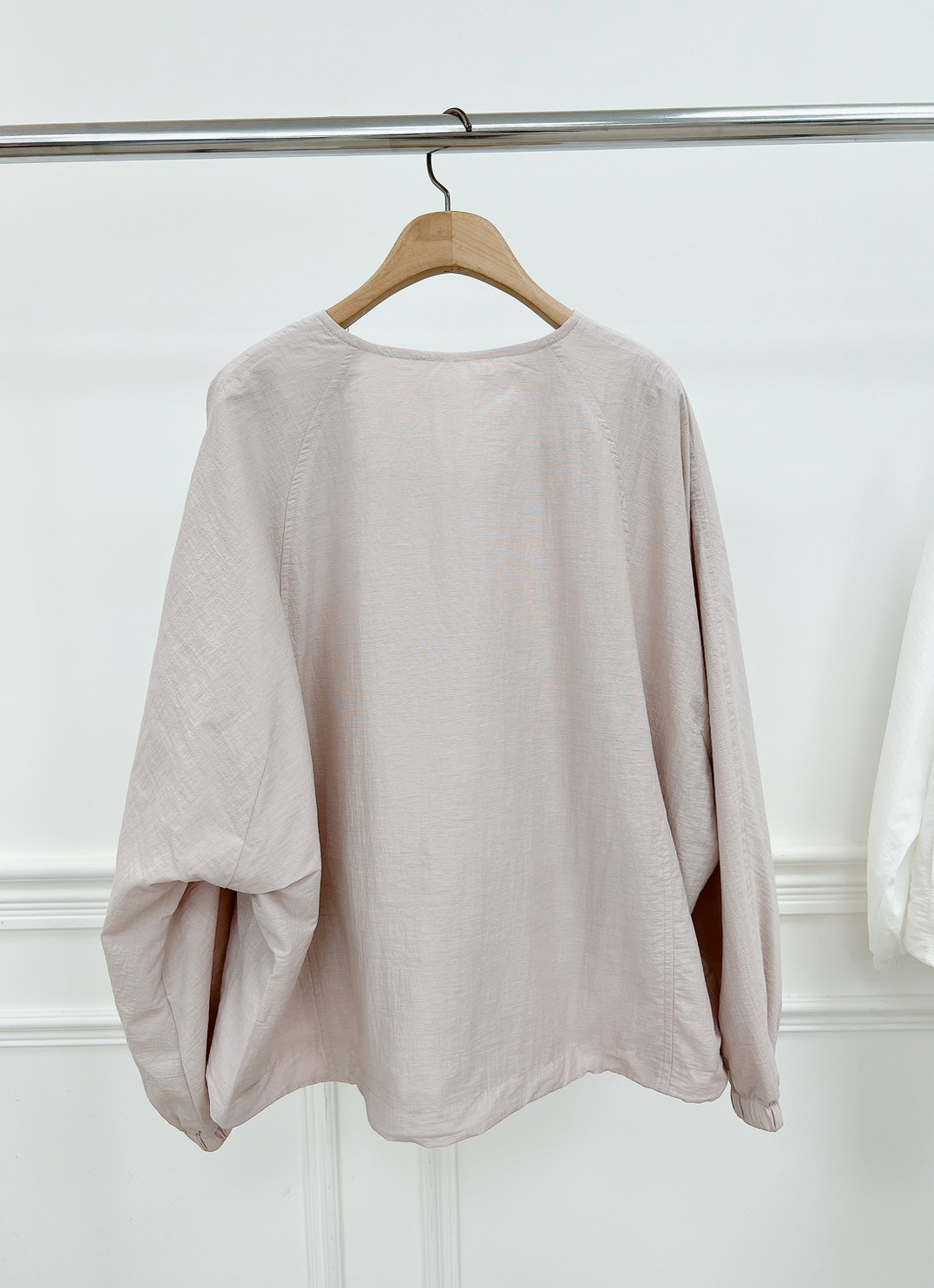 B110.氣質淺色好搭拉鍊薄外套