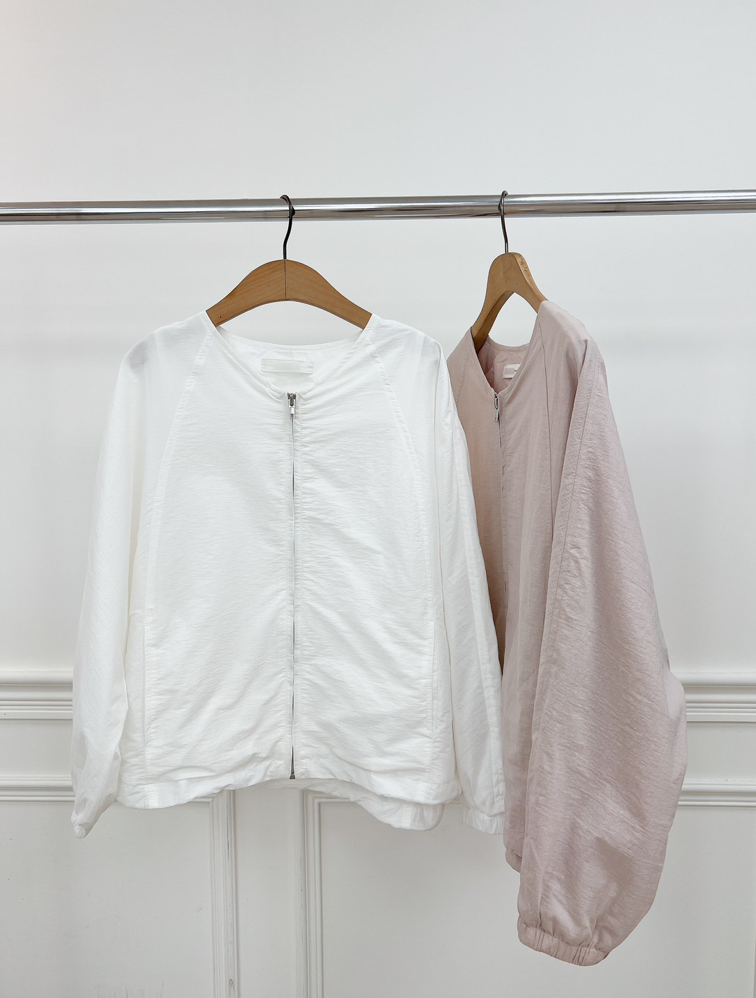 B110.氣質淺色好搭拉鍊薄外套