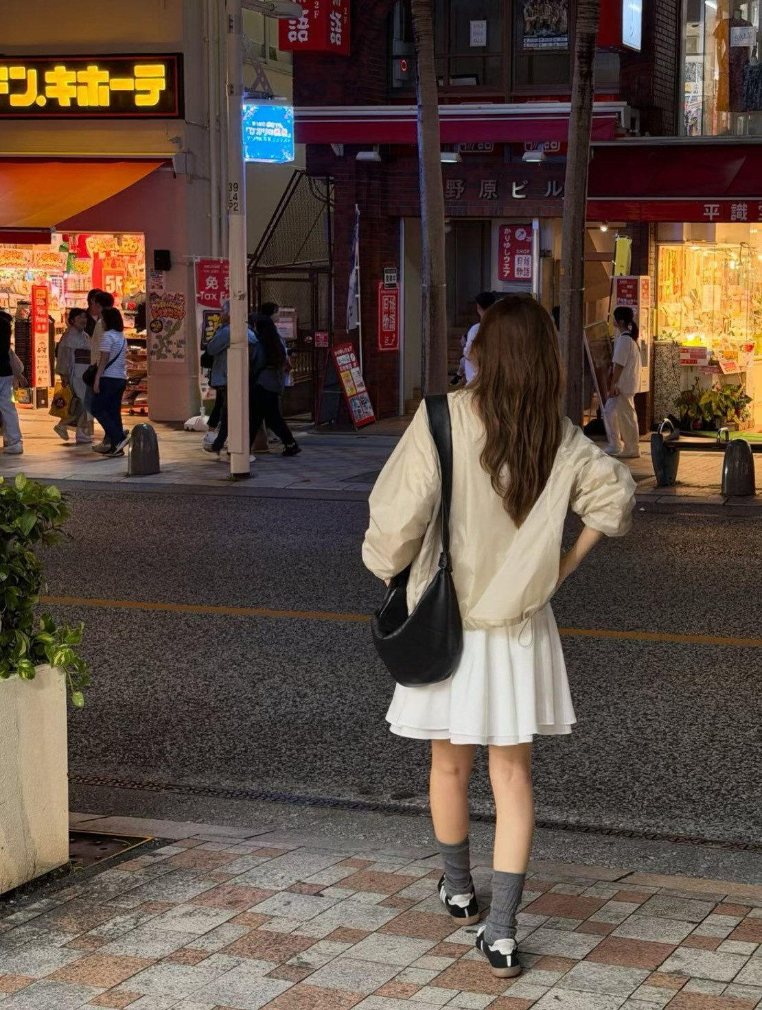 A10.大V家輕薄拉鍊擋風外套