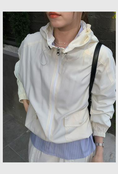 A53.帽可調內網布休閒外套