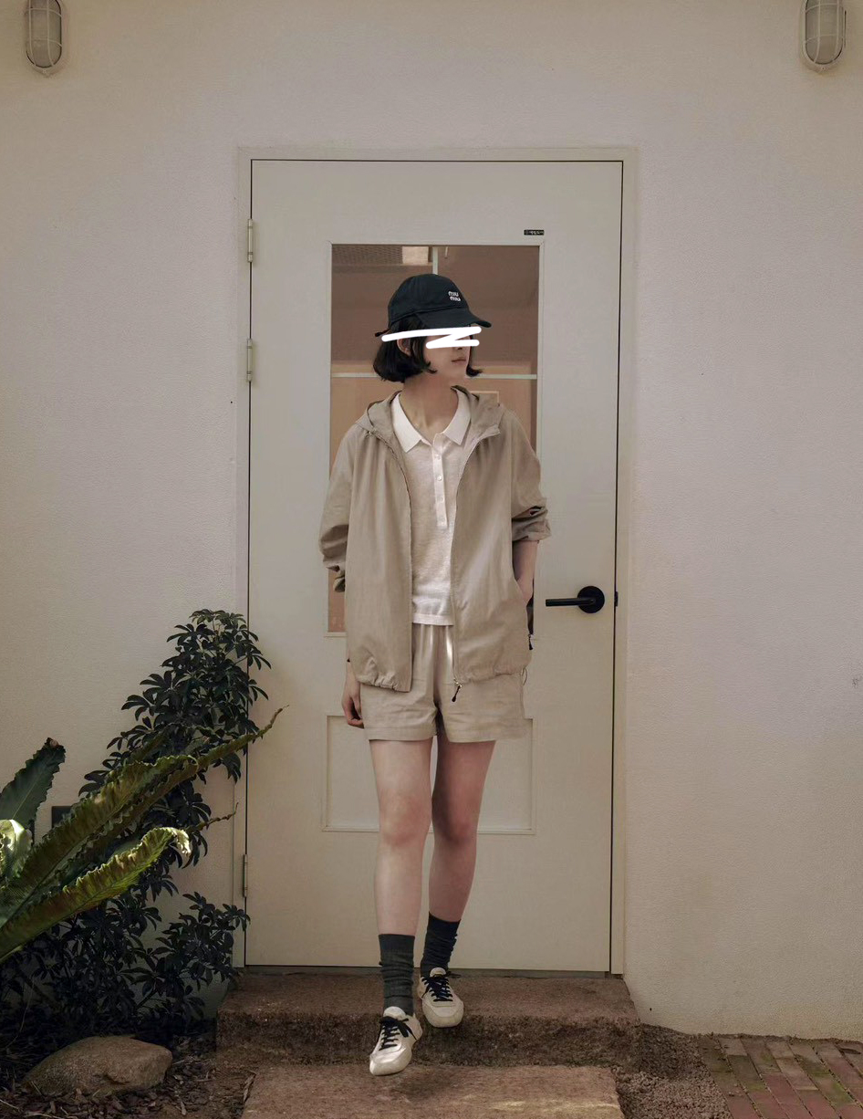 B47.G牌輕量連帽防風外套