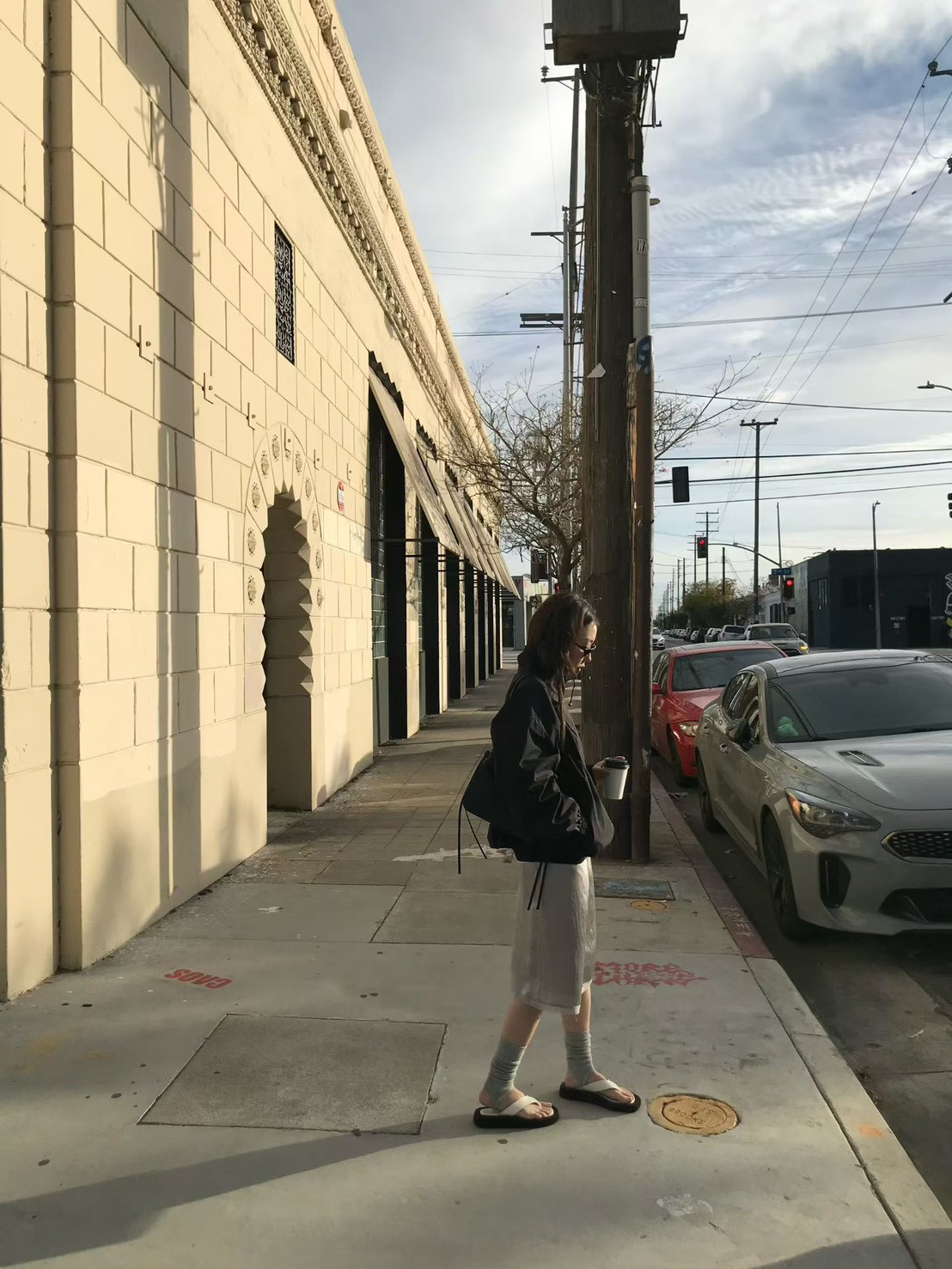 B61.小V家後背繡字防風外套