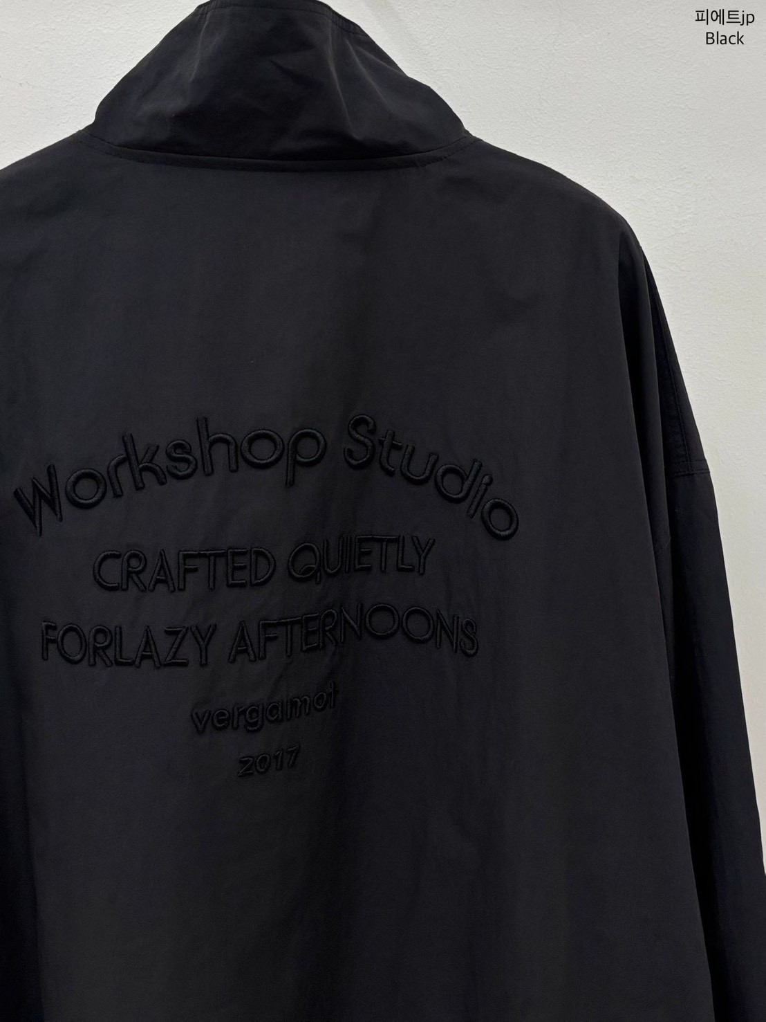 B61.小V家後背繡字防風外套