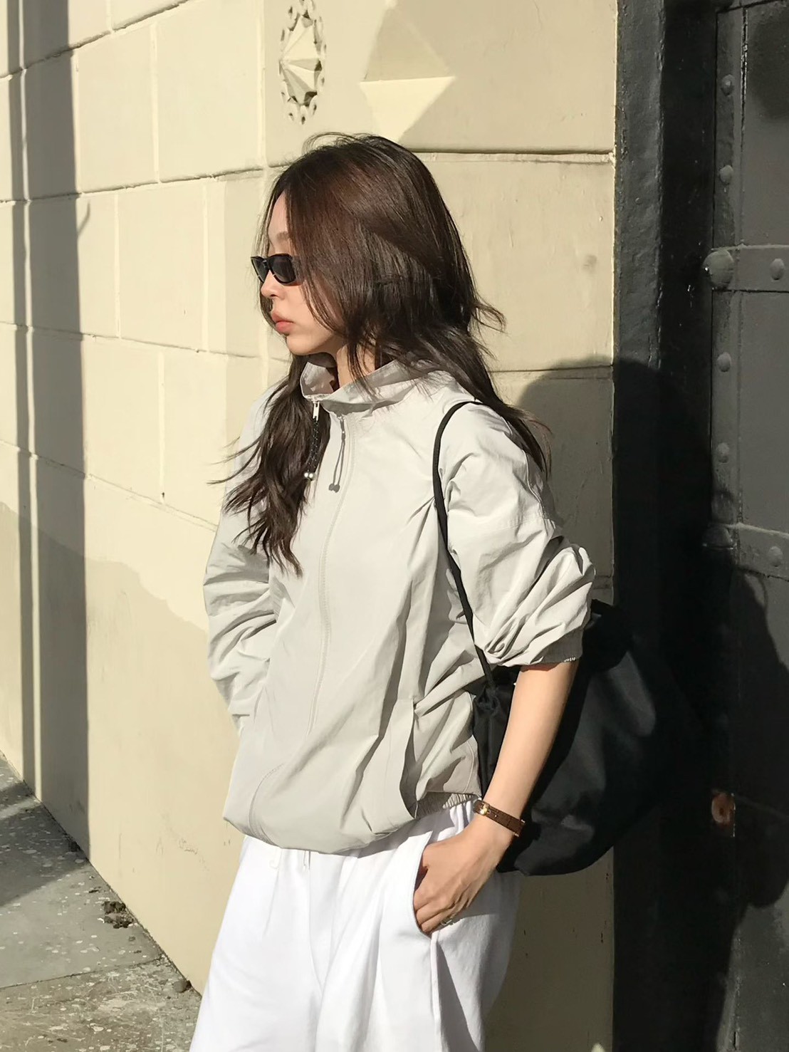 B61.小V家後背繡字防風外套