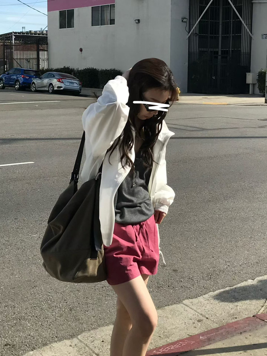 B61.小V家後背繡字防風外套