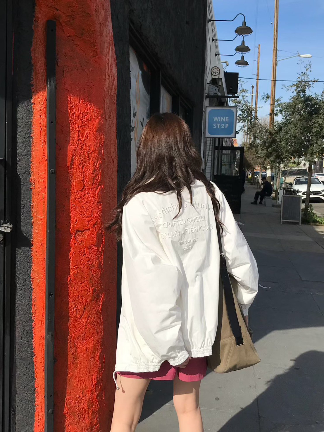 B61.小V家後背繡字防風外套