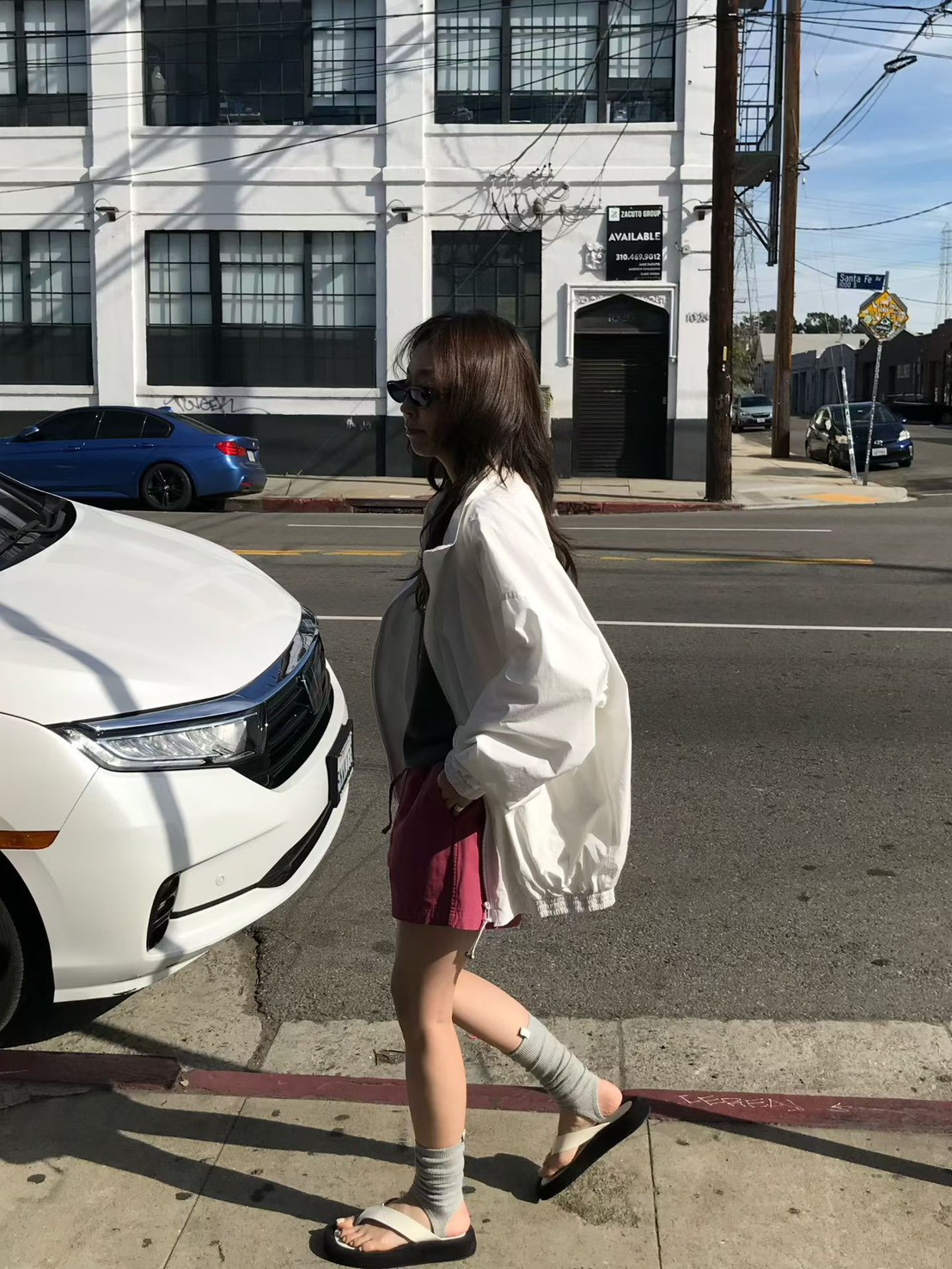 B61.小V家後背繡字防風外套