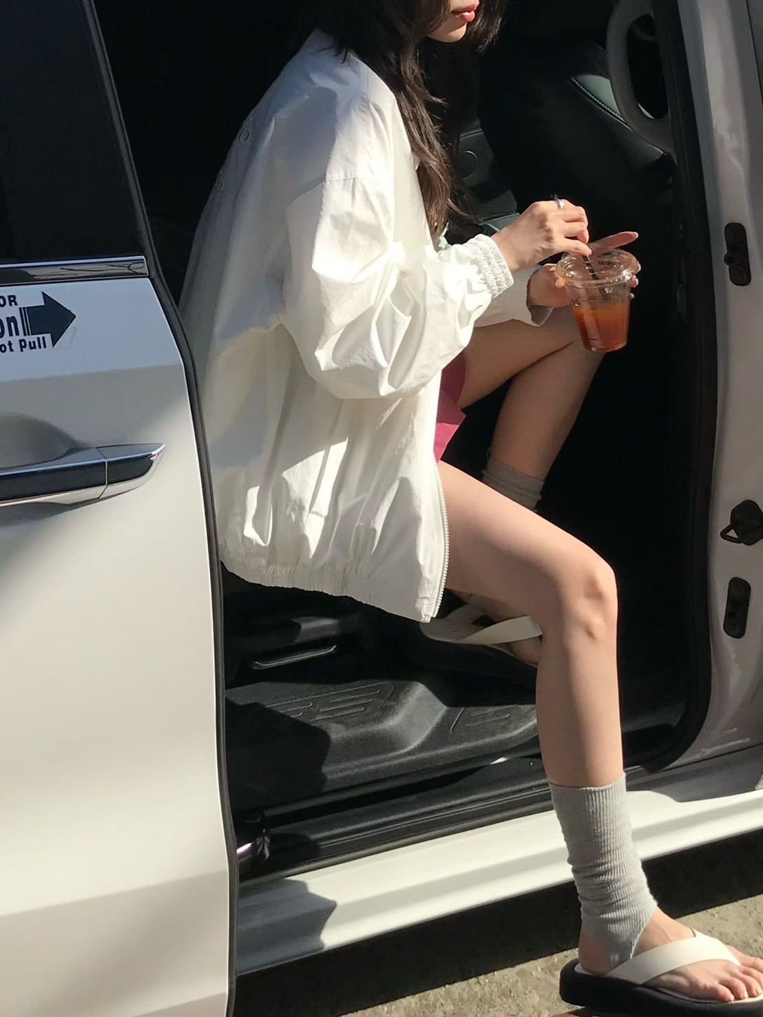 B61.小V家後背繡字防風外套