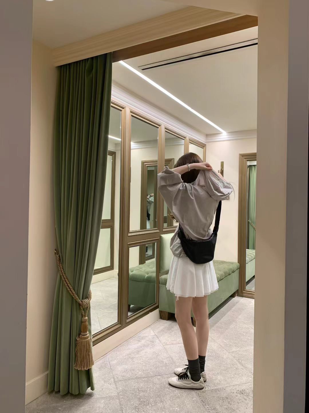 A14.顏值家半門襟拉鍊連帽上衣