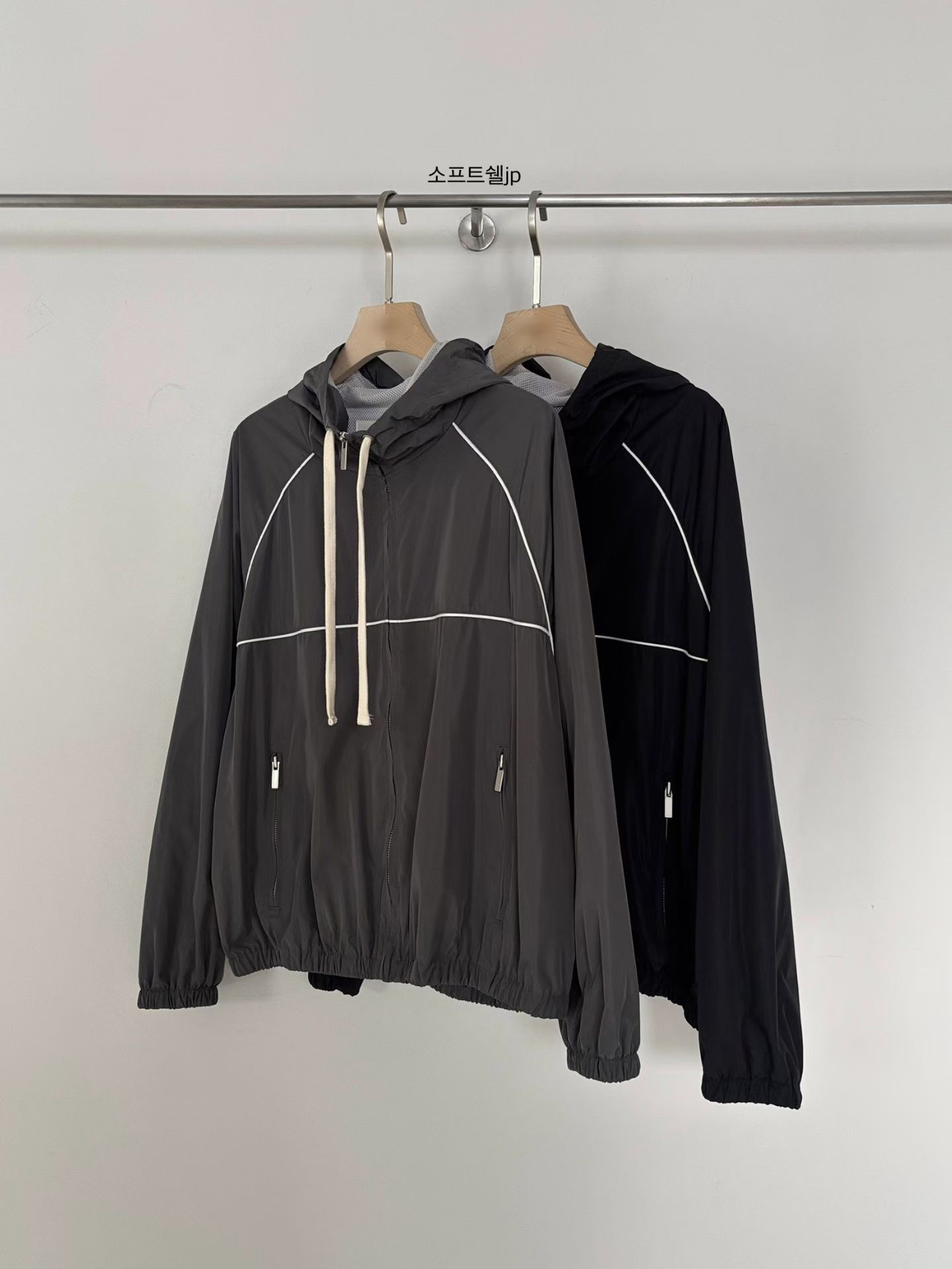 B93.小V家運動風拉鍊外套