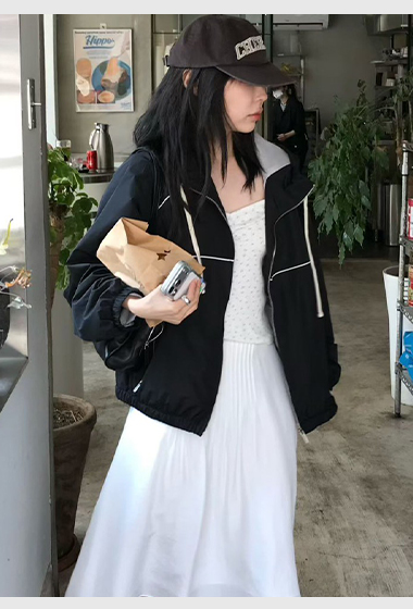 B93.小V家運動風拉鍊外套