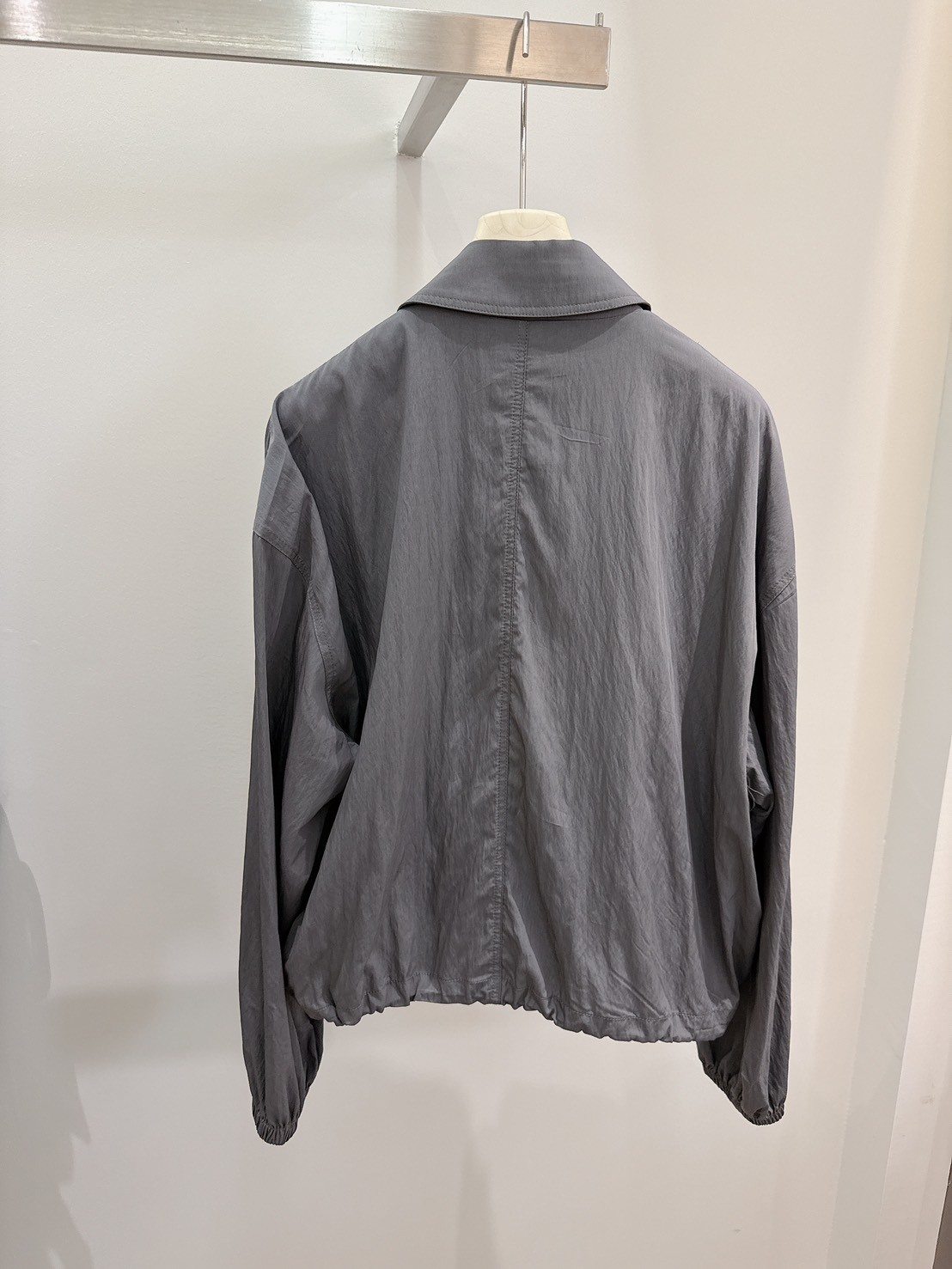 B21.低調好質感輕薄外套