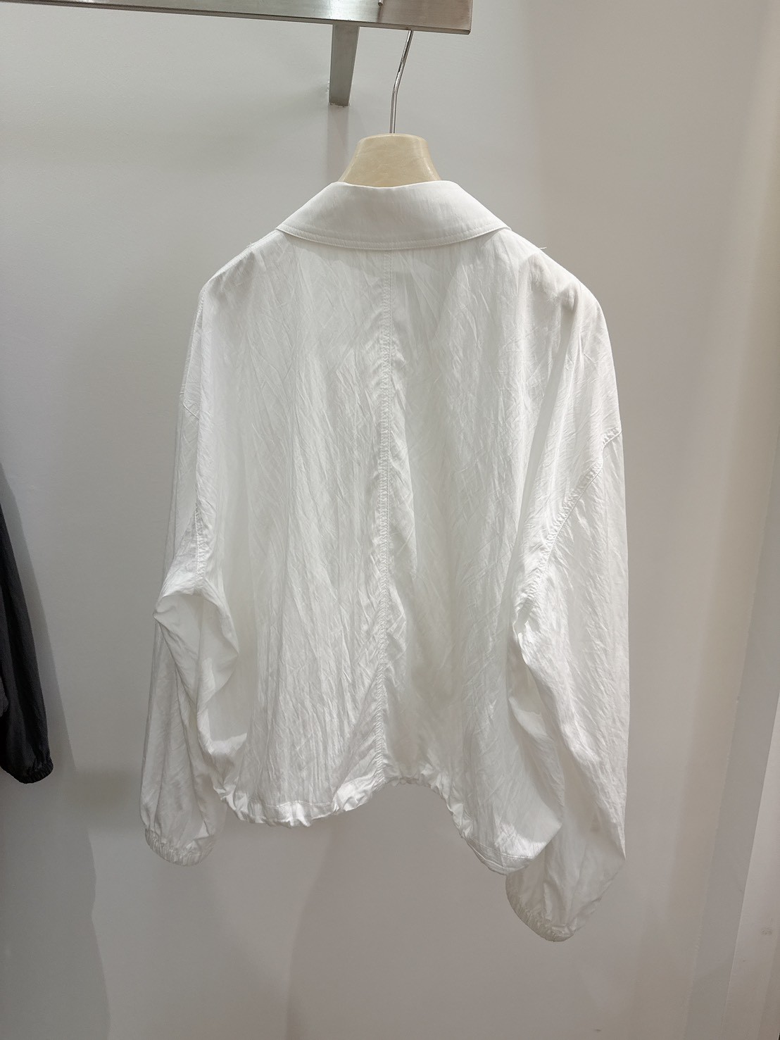 B21.低調好質感輕薄外套