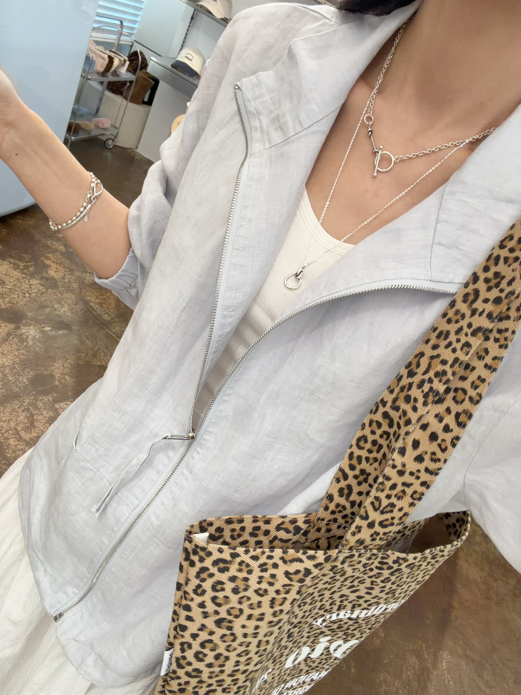 A21.100%亞麻落肩剪接口袋造型外套