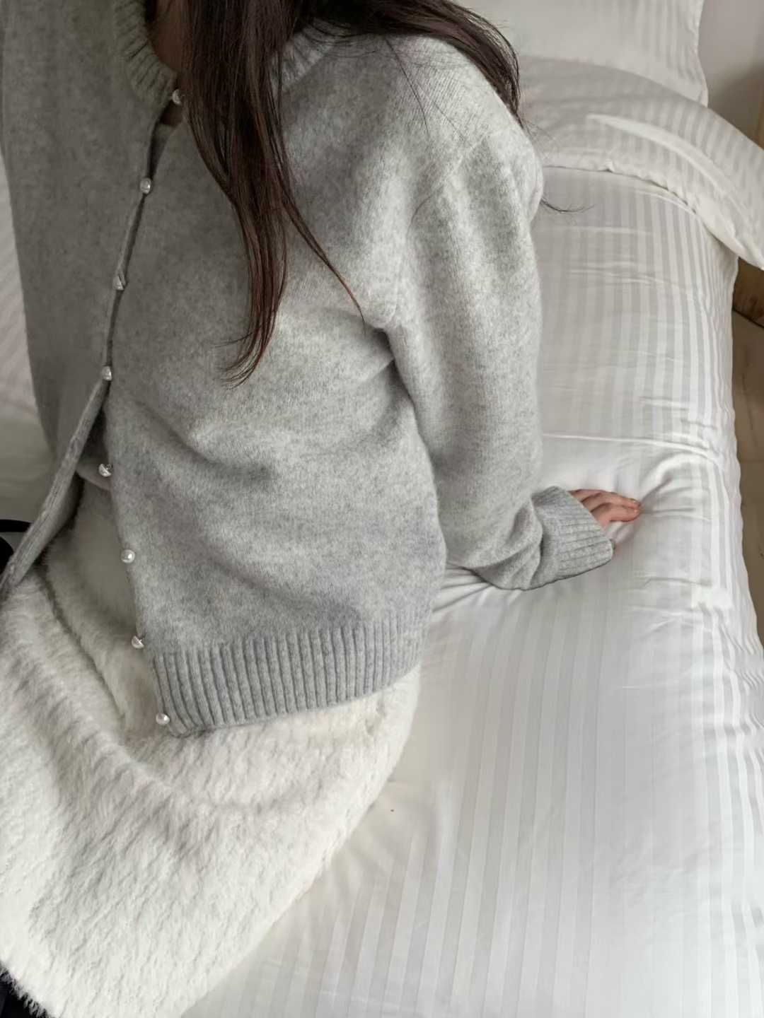 B13.小V家犛牛混紡珍珠釦外套