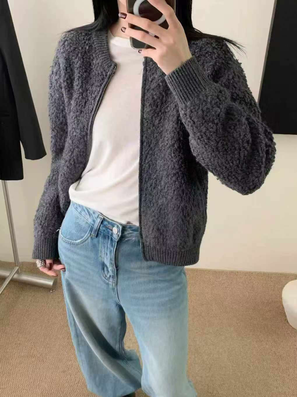 B83.可可家羅紋領拉鍊QQ毛外套