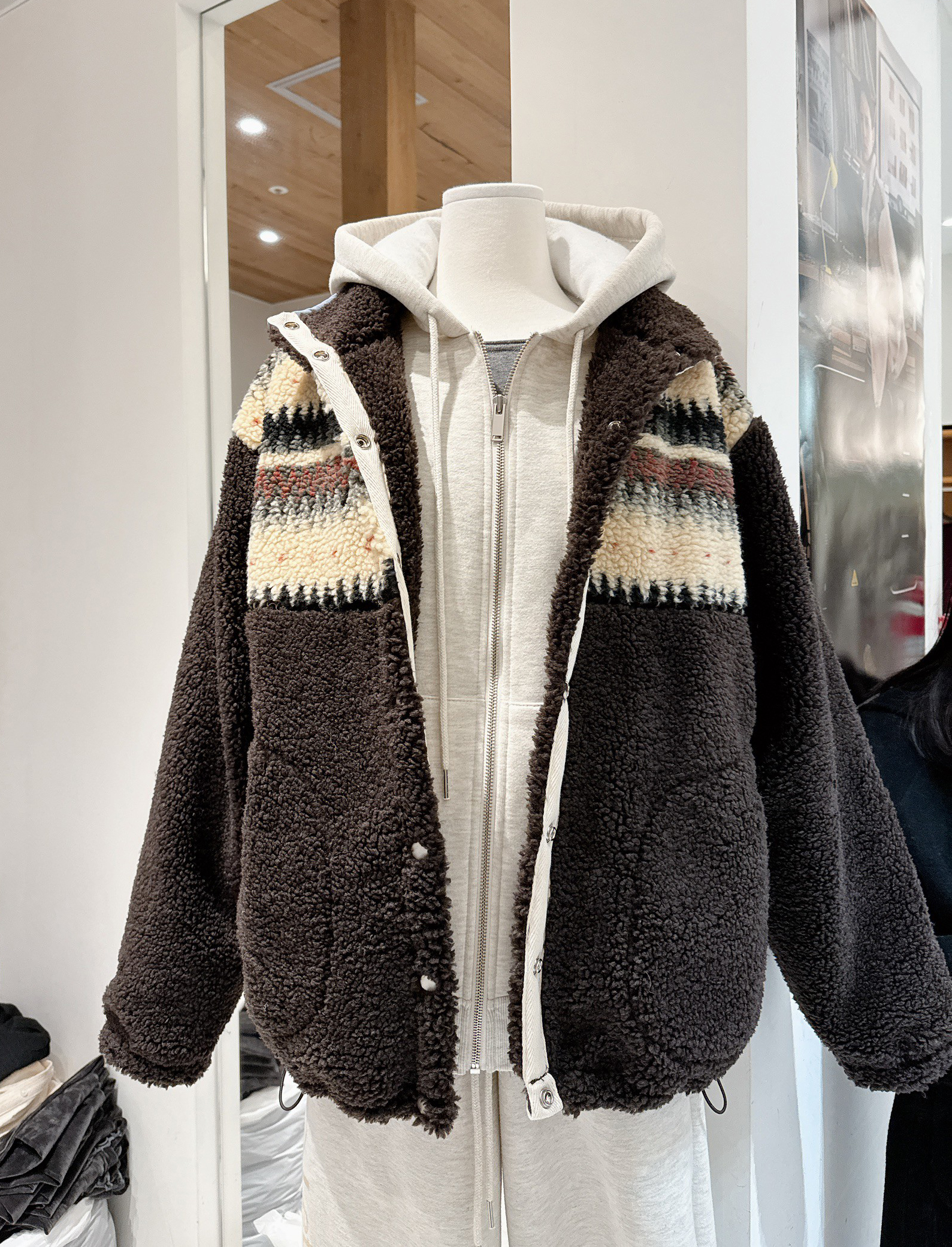 C32.民族風圖騰QQ毛外套