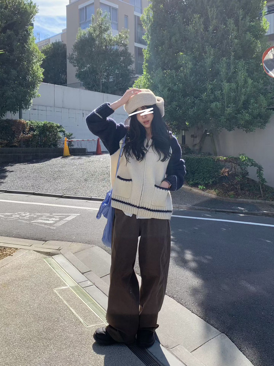 A09.小V家俏皮100%WOOL拼色拉鍊外套