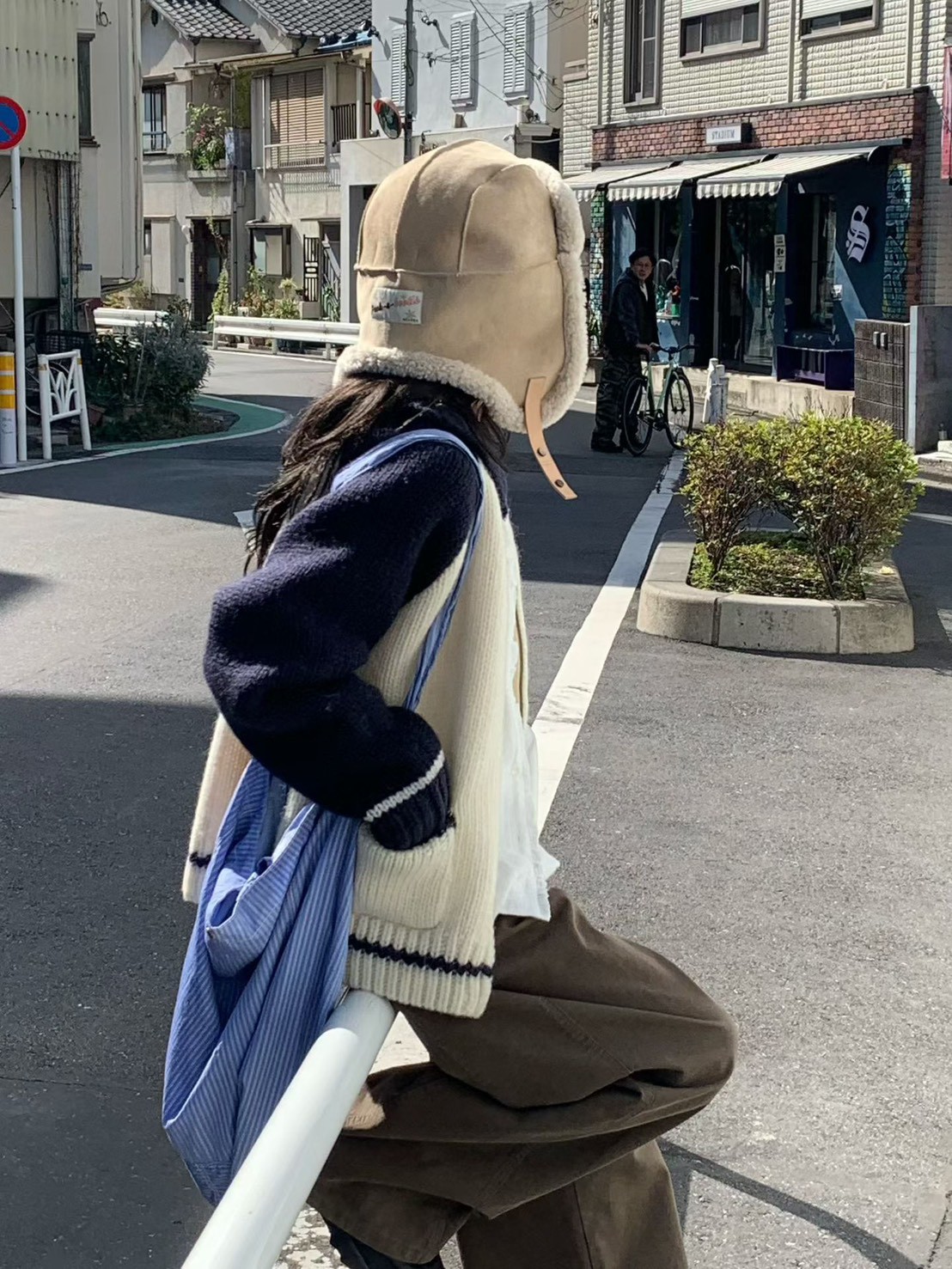 A09.小V家俏皮100%WOOL拼色拉鍊外套