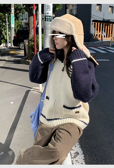 A09.小V家俏皮100%WOOL拼色拉鍊外套