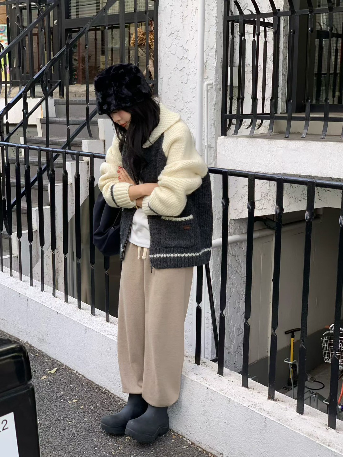 A09.小V家俏皮100%WOOL拼色拉鍊外套