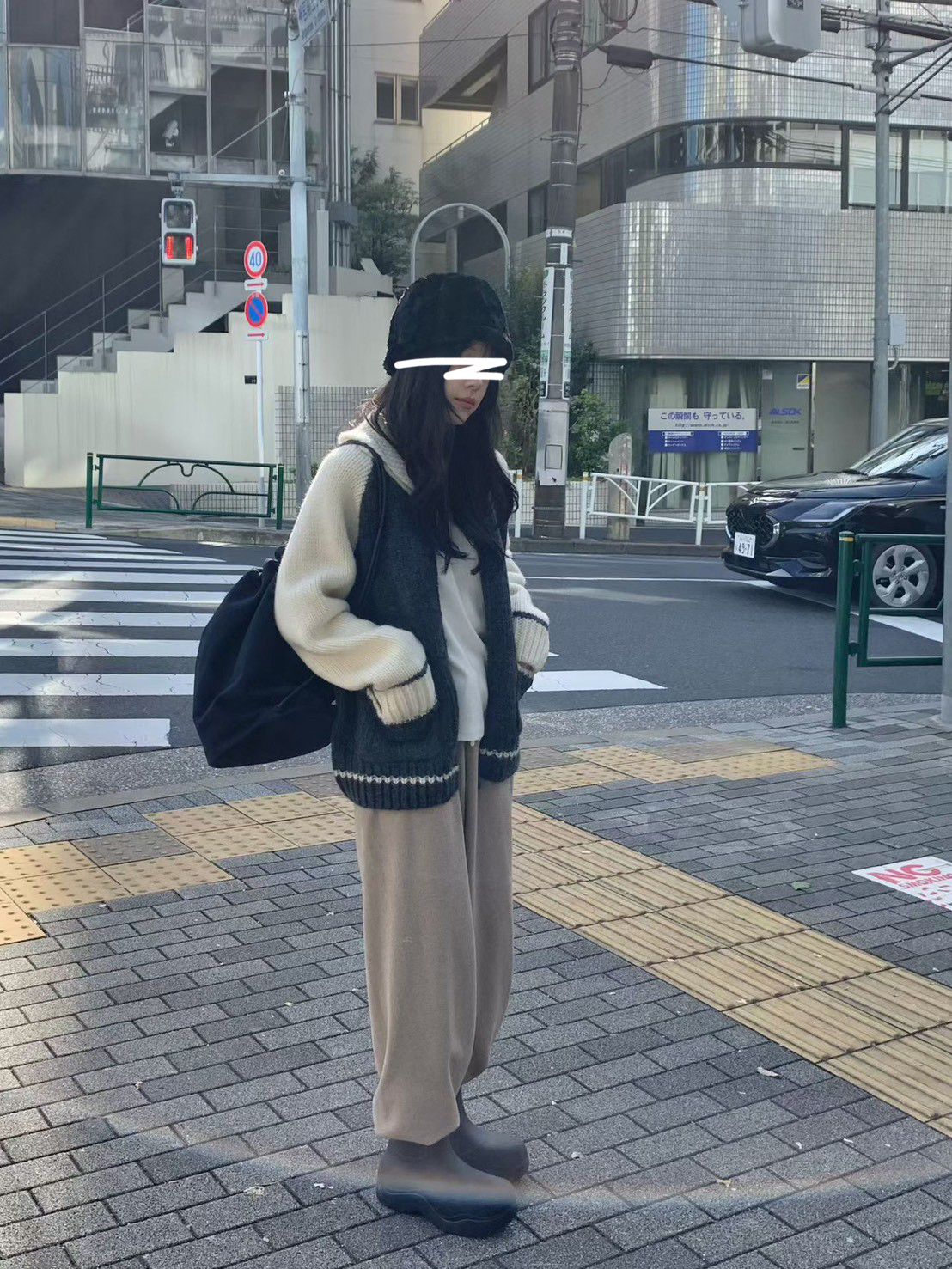 A09.小V家俏皮100%WOOL拼色拉鍊外套