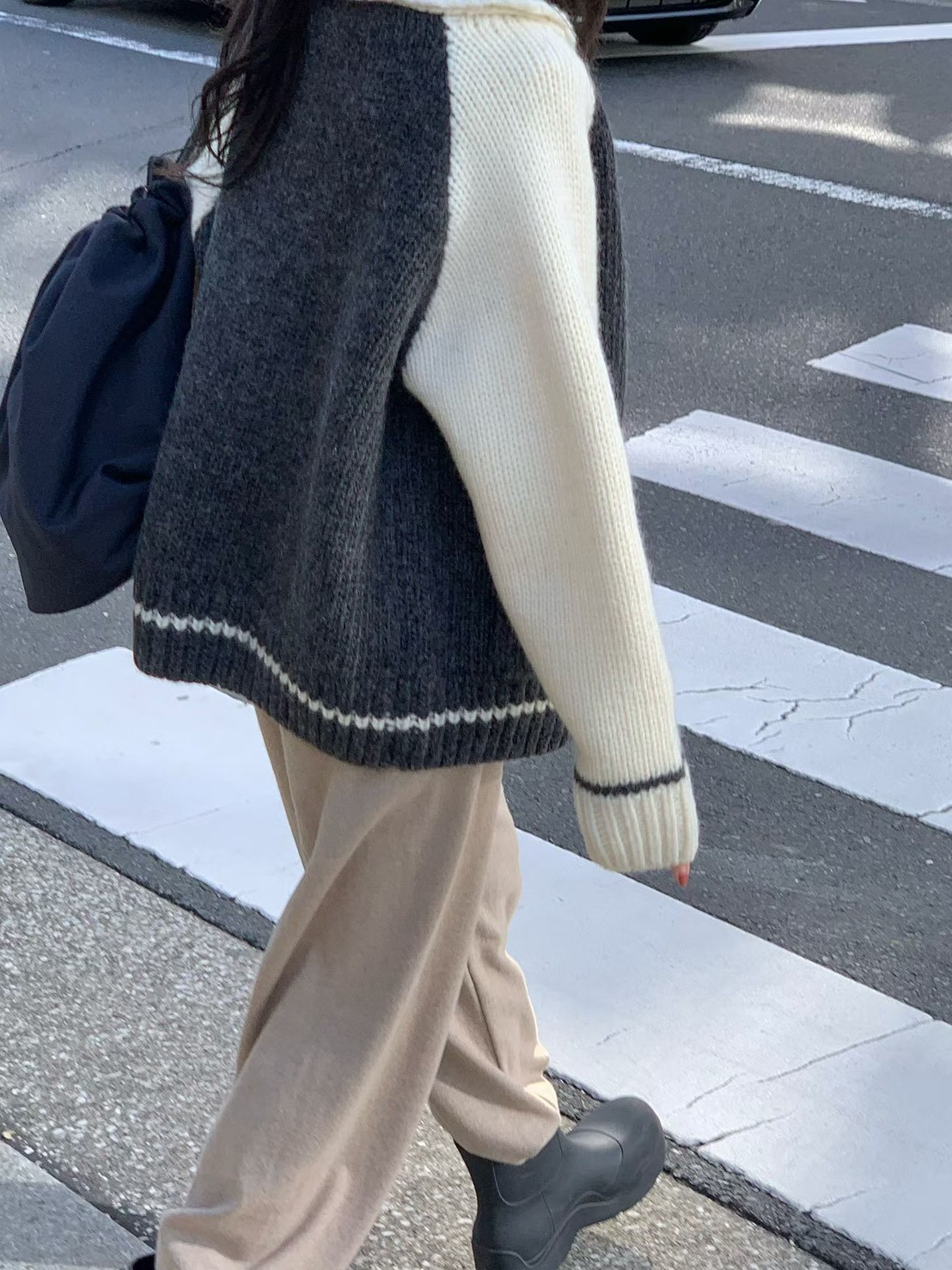 A09.小V家俏皮100%WOOL拼色拉鍊外套