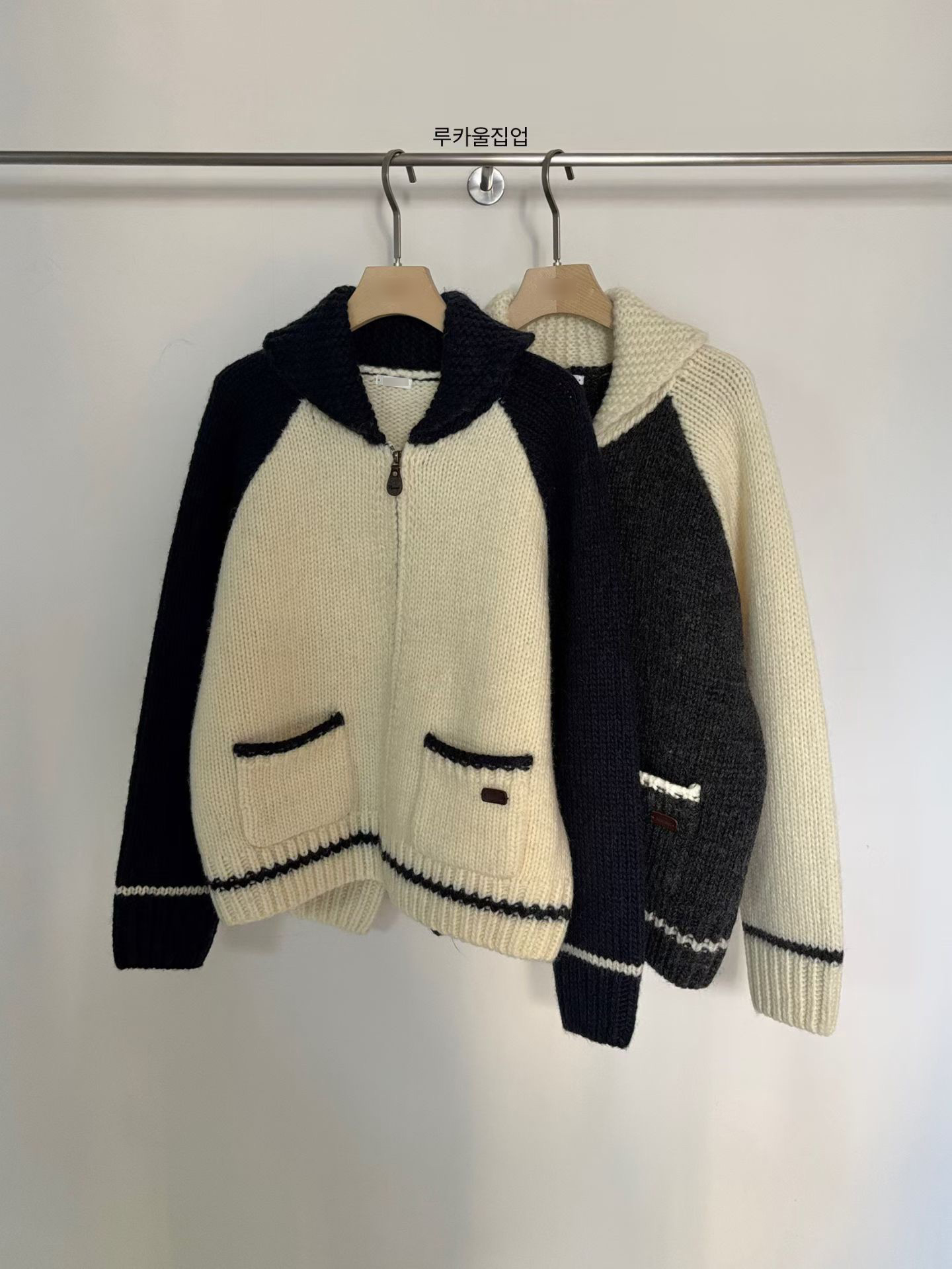 A09.小V家俏皮100%WOOL拼色拉鍊外套