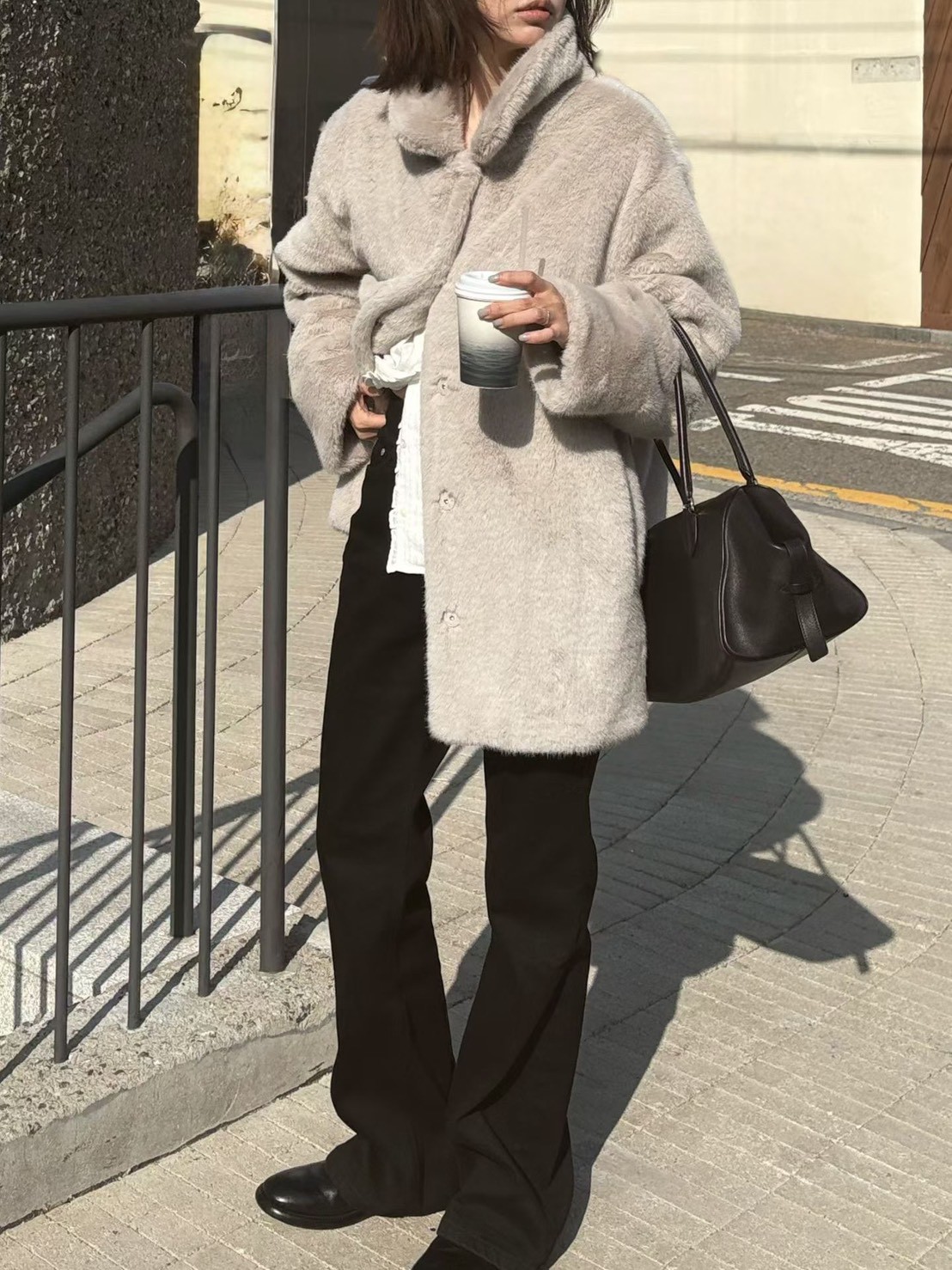 A19.小V家時髦女孩首選毛毛外套