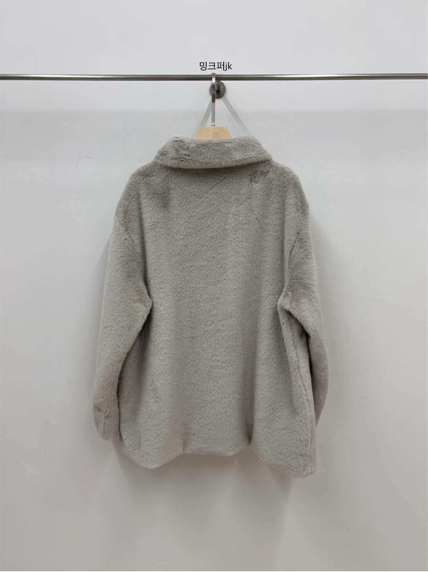 A19.小V家時髦女孩首選毛毛外套