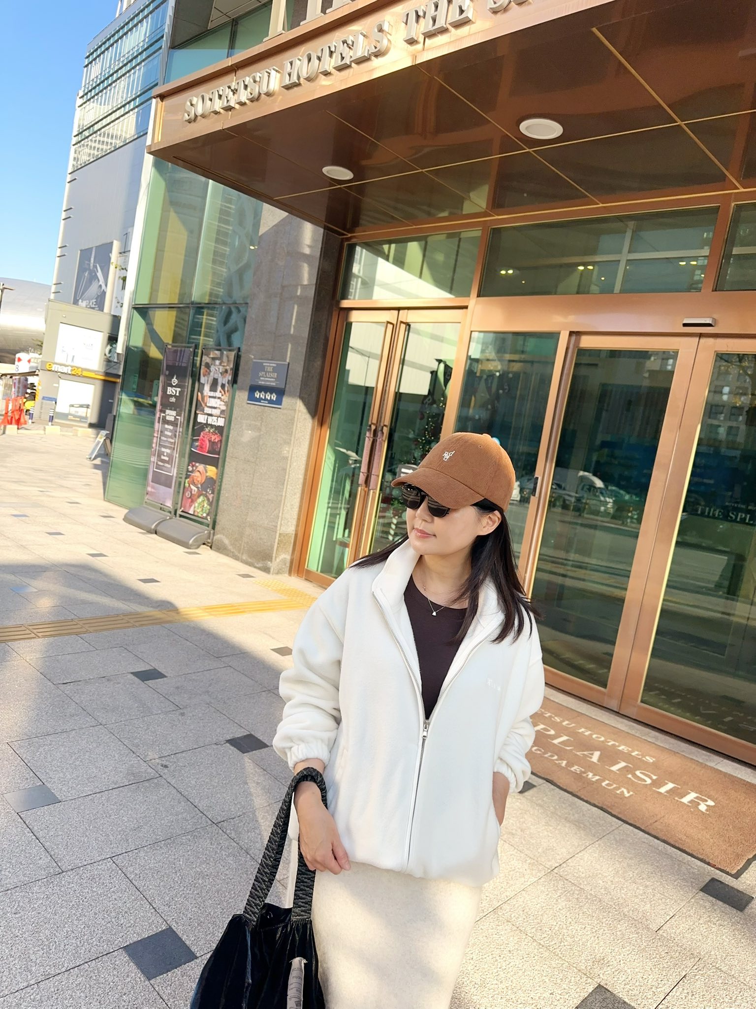 A31.大V家小繡字立領搖粒絨外套