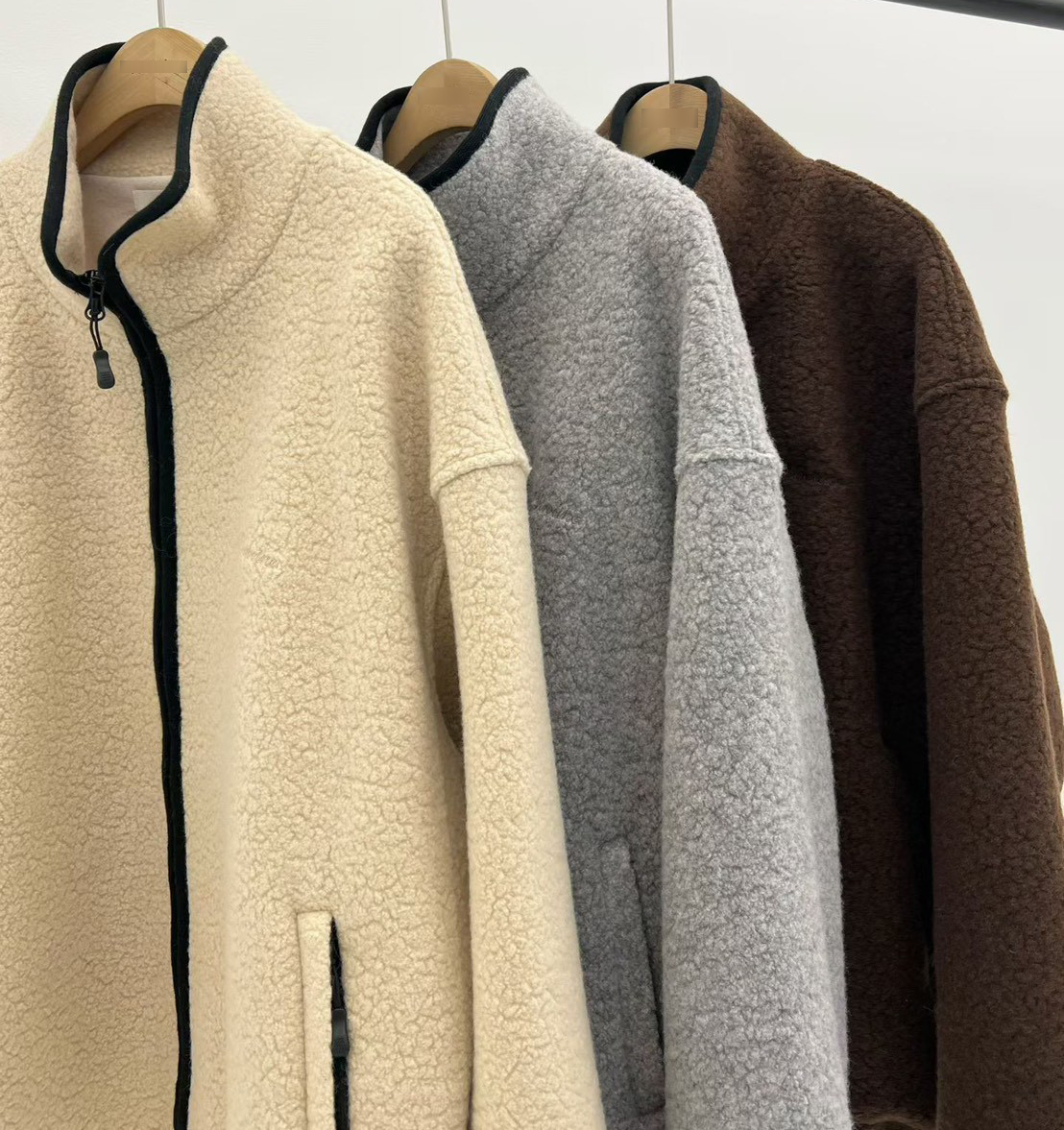 A27.大V家75%WOOL絨毛拉鍊外套