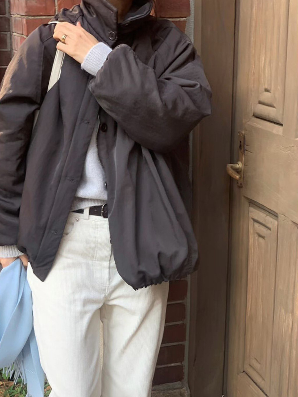 B21.人氣內鋪毛毛後打褶溫暖防潑水外套