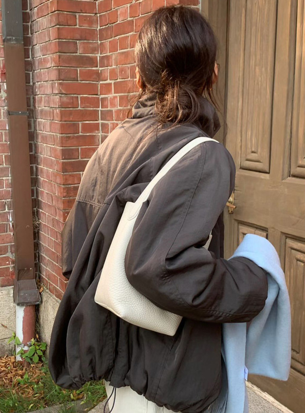 B21.人氣內鋪毛毛後打褶溫暖防潑水外套