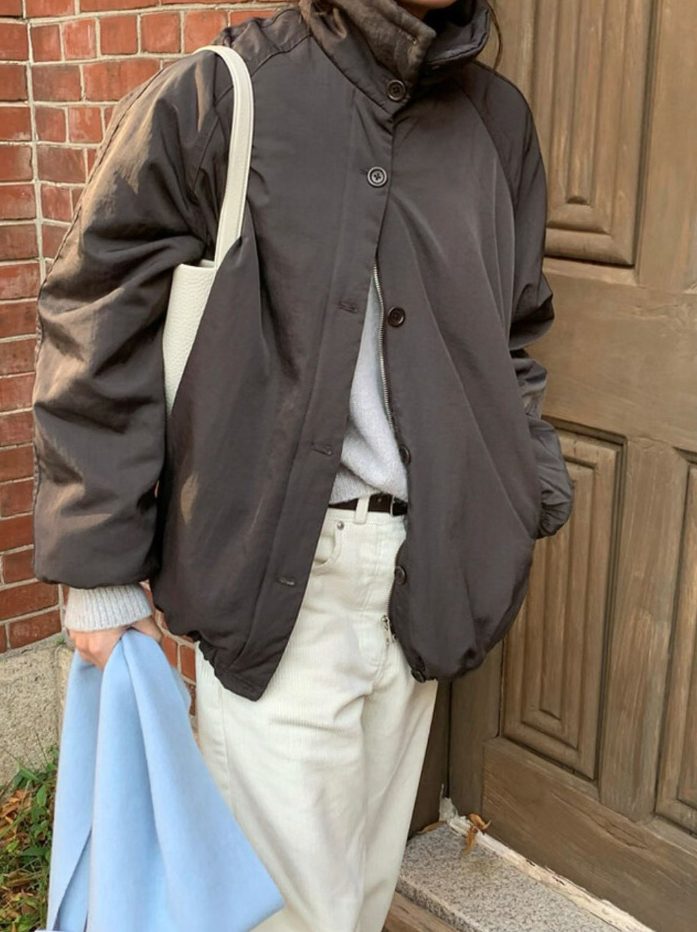 B21.人氣內鋪毛毛後打褶溫暖防潑水外套